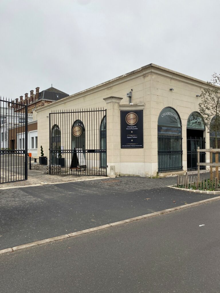 dehors Dehors 768x1024